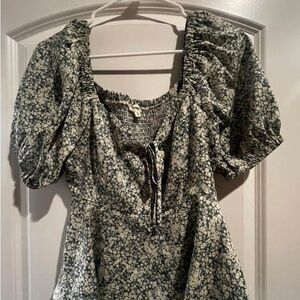 Floral Puff Sleeve Peplum Top